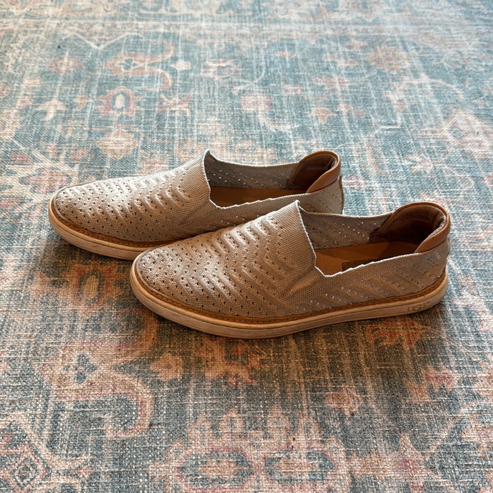UGG Sammy Chevron Grey Metallic  Sz 7